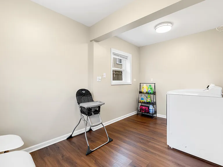 424 W Avery St — Photo 20