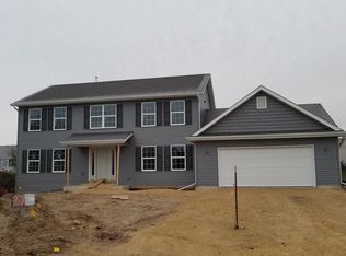 8569 Creek Ct, Machesney Park, IL 61115