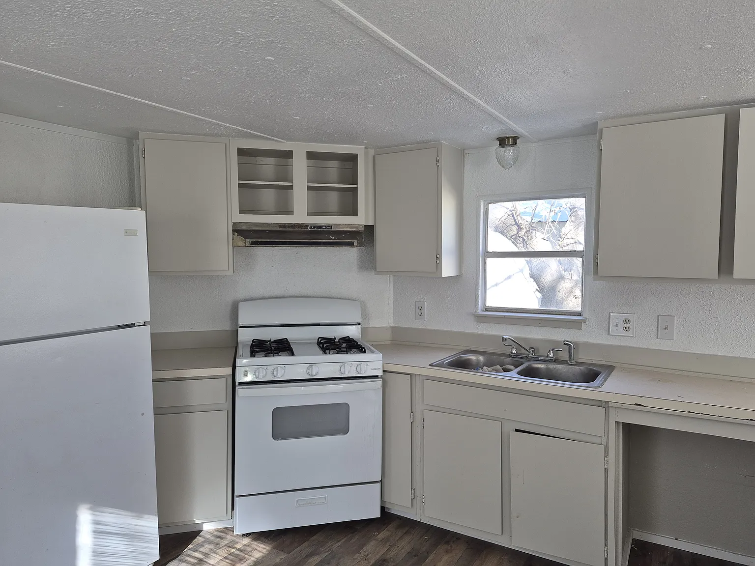 3 bed, 1120 sqft, $800 — Photo 4