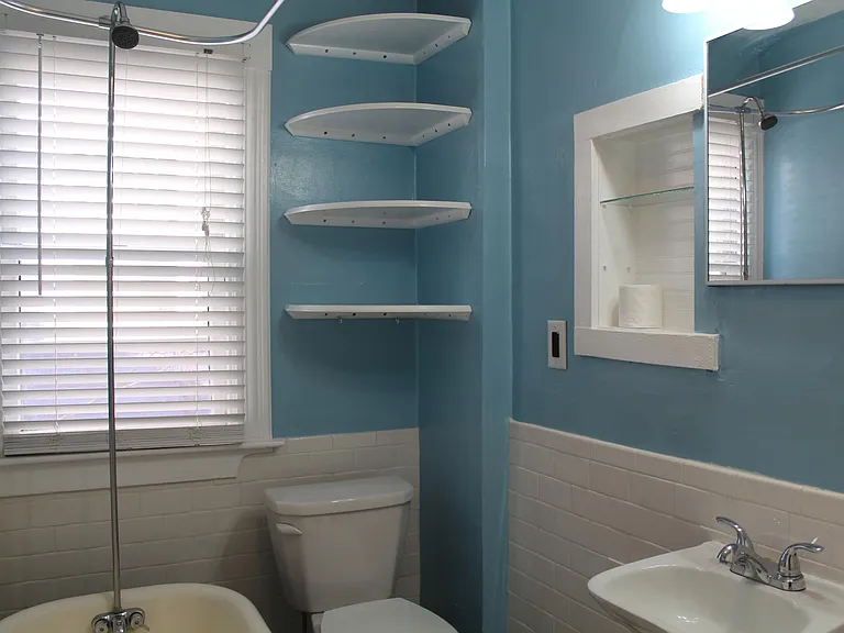 710 Atwood St NE — Photo 8