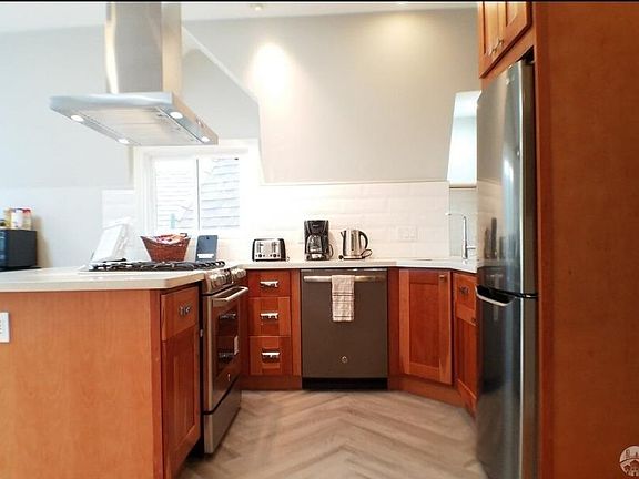 3rd image of 1807 Broadway #Penthouse