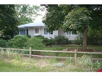 225 Leo Ave photo 1