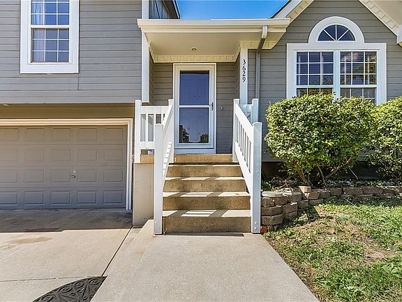 3rd image of 3629 NW Pier Ct