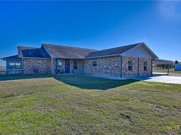 1733 County Road 376, Shiner, TX 77984
