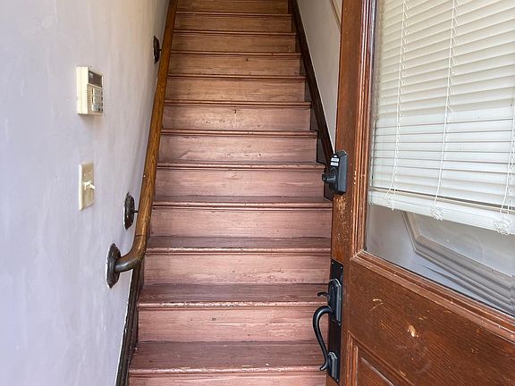 2nd image of 2711 Virginia Ave #A