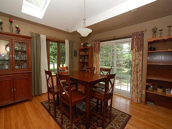 4th image of 36736 Meadow Dr