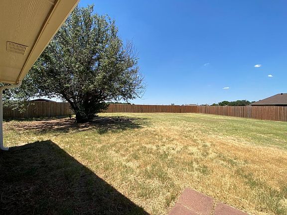 3rd image of 104 Chapman Cir