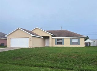 737 SW Jordin Ave, Port Saint Lucie, FL 34953