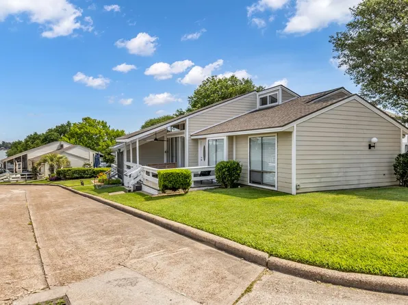62 April Point Dr N, Montgomery, TX 77356