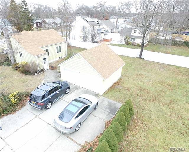 2nd image of 60 Richard Ave