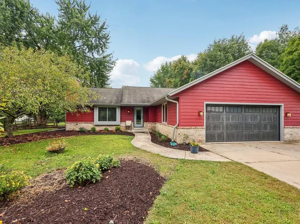 950 South Whitaker COURT, Oconomowoc, WI 53066