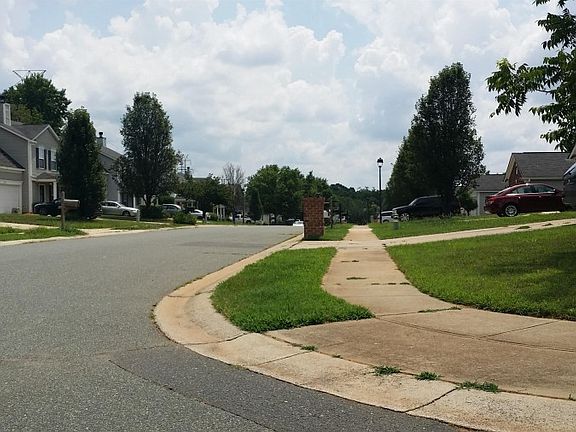 5th image of 7845 Sullivans Trace Dr