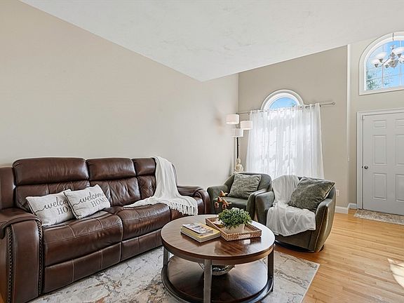 3rd image of 13 Knowlton Cir #13