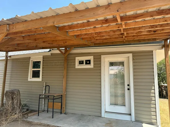 402 Hoggatt St, Sanford, TX 79078