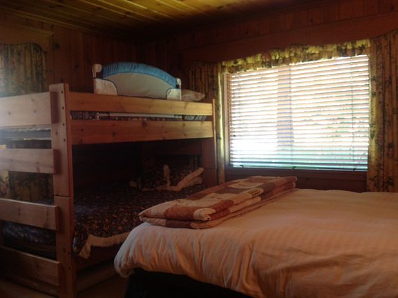 2nd Bedroom Sleeps 4