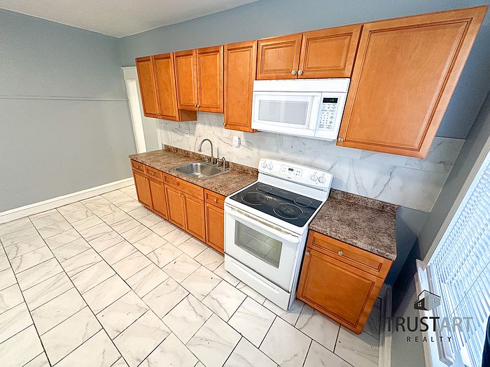 1st image of 1200 Pratt St Floor 1