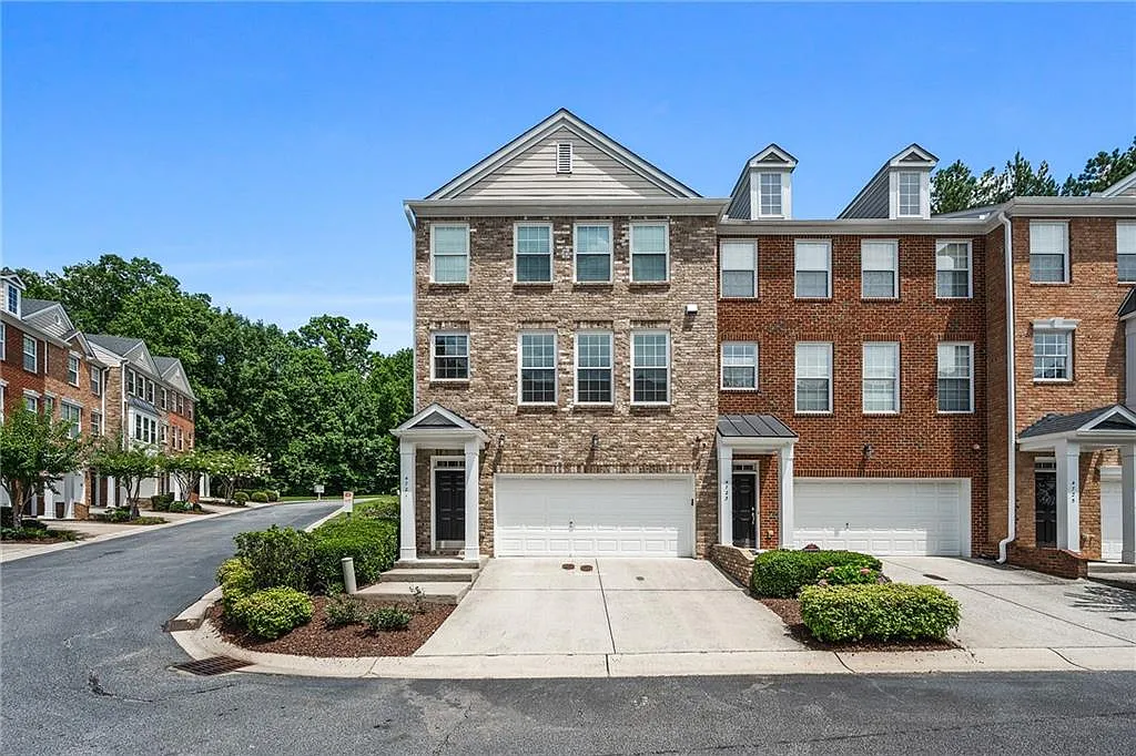 4 bed, 3.5 bath, 2507 sqft, $2,950 — Photo 1