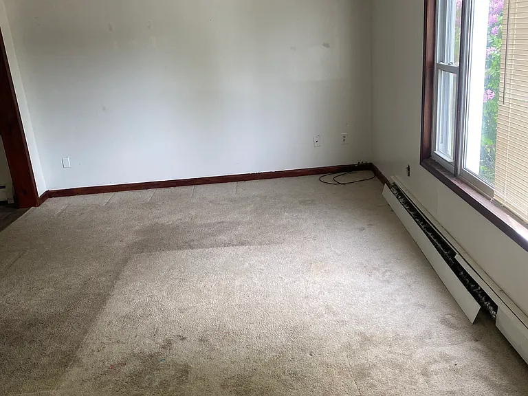 230 Citizens Ave — Photo 2
