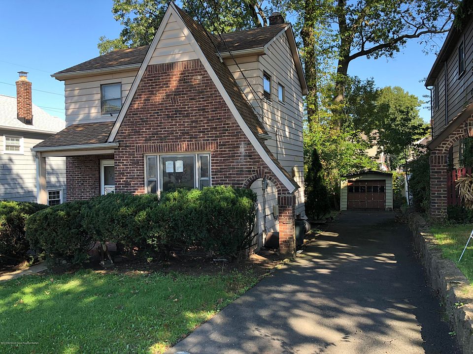 2nd image of 233 Innes Rd