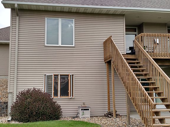3rd image of 506 3rd Ave SE