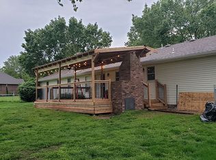 6 Skyline Dr, Adrian, MO 64720