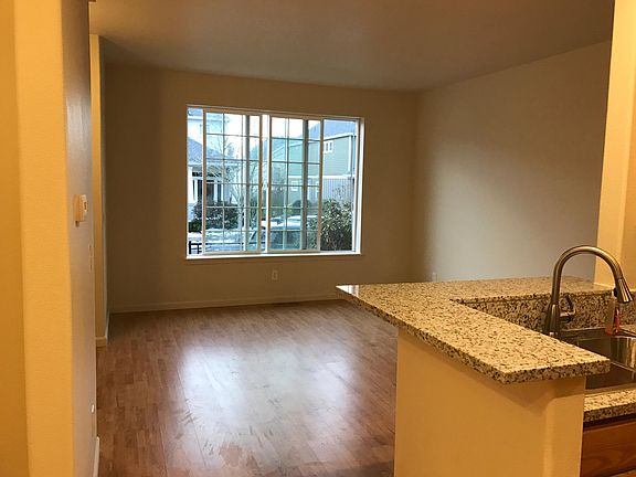 Kitchen_to Living room