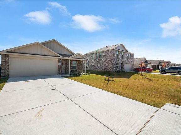 3rd image of 1136 Skyline Dr