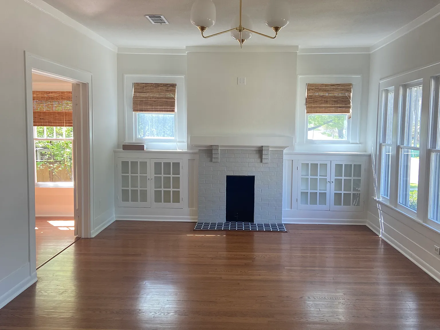 3 bed, 1.5 bath, 1578 sqft, $3,500 — Photo 2