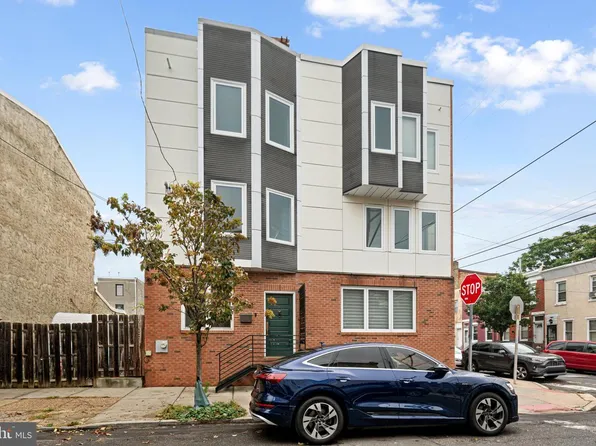 2041 E Sergeant St, Philadelphia, PA 19125