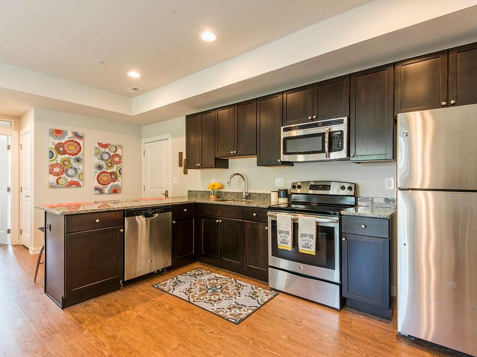 1st image of 545 E Wister St APT 112