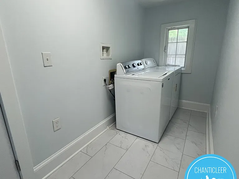 1604 E Main St — Photo 16