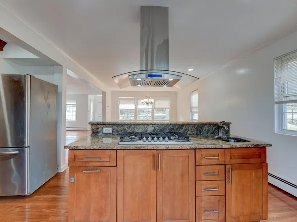 10 Toye St, Randolph, NJ 07869