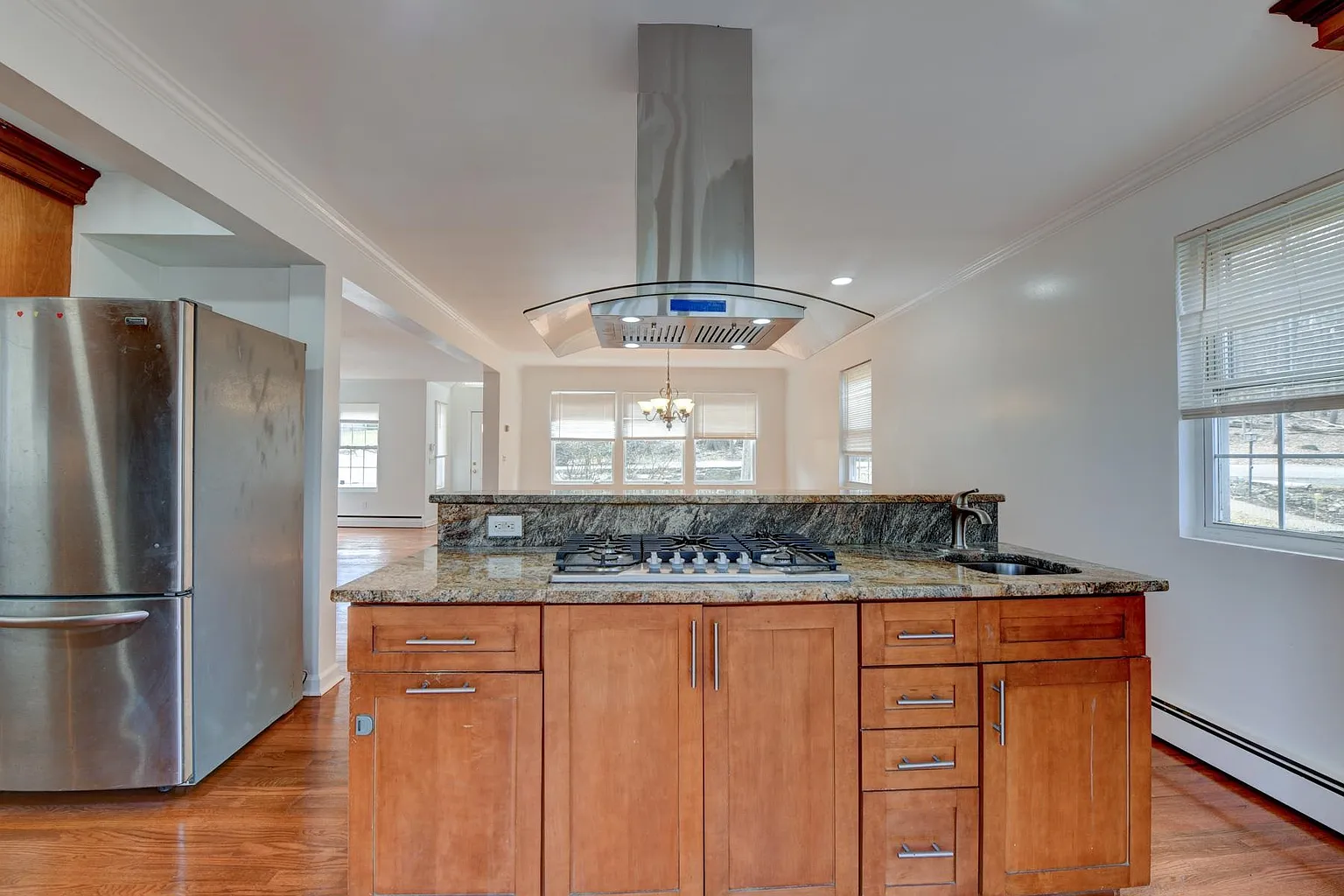 10 Toye St photo 1