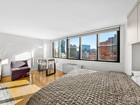 3rd image of 225 E 36th St APT 16G