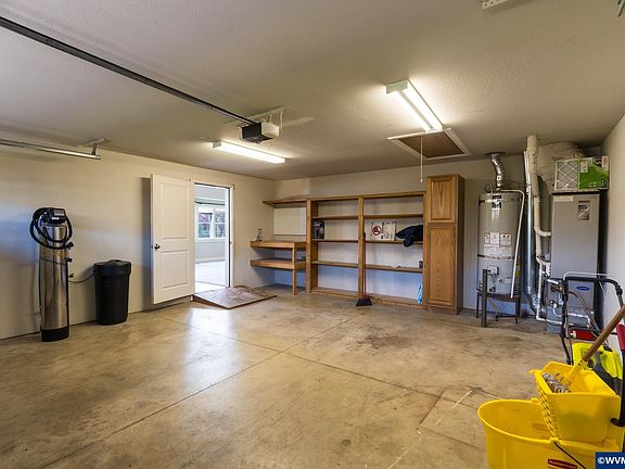 3rd image of 1551 Tierra Dr NE