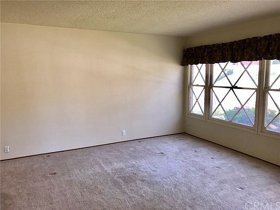 4th image of 1052 Newhill St