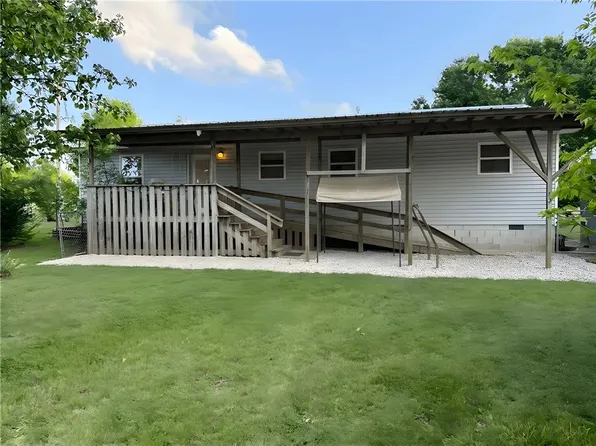 13735 N Ua Beef Farm Rd, Fayetteville, AR 72704