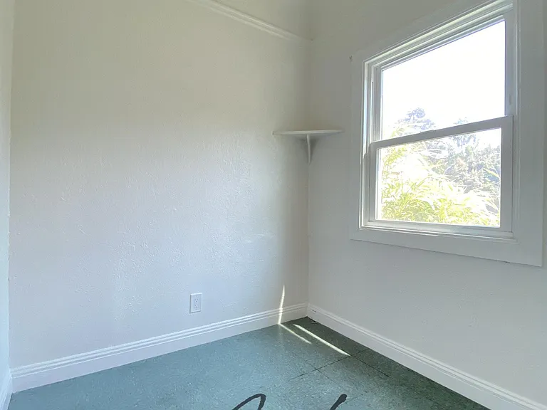 1147 Virginia St — Photo 13