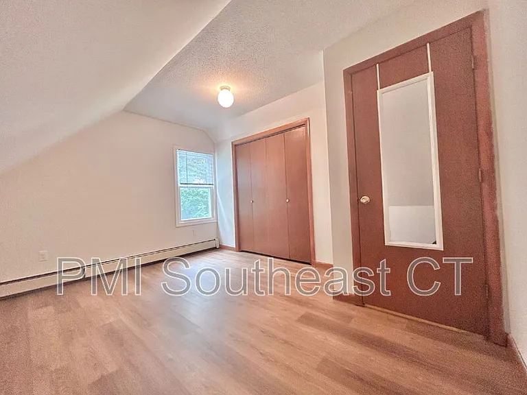 55 Hedge Ave — Photo 17
