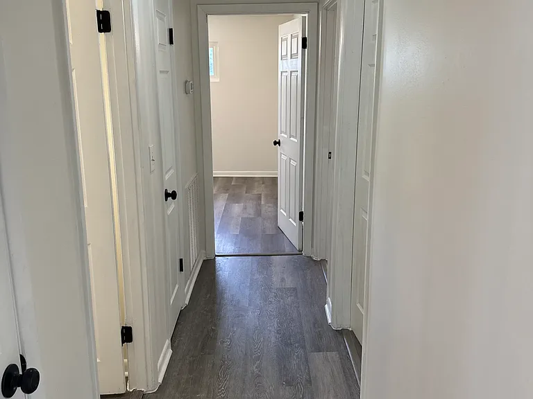 110 S Stovall St — Photo 3