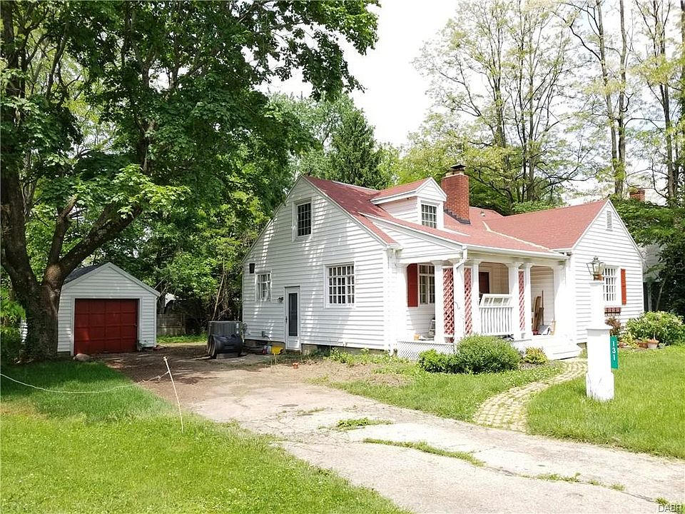 2nd image of 131 W Whiteman St