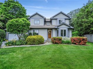 47 South Ct, Tiverton, RI 02878