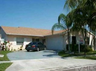 5746 Lincoln Cir E, Lake Worth, FL 33463