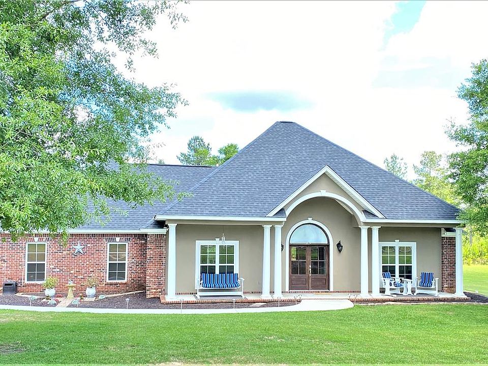 1st image of 135 Joan Dr