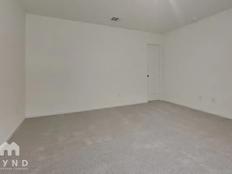 944 Capracotta Dr — Photo 5