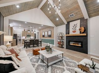 955 Manger Ln, New Braunfels, TX 78130
