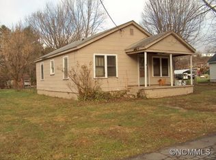 61 Jones St, Clyde, NC 28721