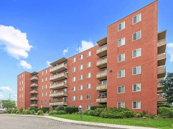 264 Grantham Ave N #208, Saint Catharines, ON L2M 5B5