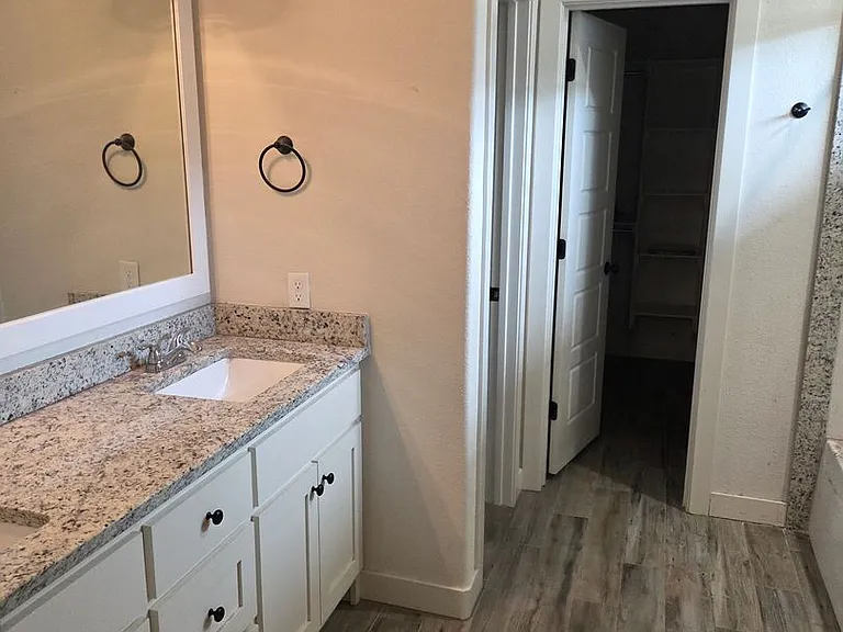 2143 Sweetwater Ranch Ave — Photo 10