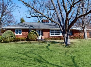 505 Willow Rd, New Lenox, IL 60451